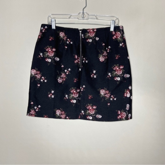 Loft Floral Short Zip Up Skirt 8 - Picture 2 of 5